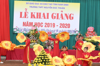 ẢNH VỀ MÁI TRƯỜNG-THẦY CÔ-BẠN BÈ
