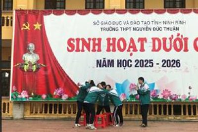 SINH HOẠT DƯỚI CỜ LỚP 11A1 CHỦ ĐỀ “SỨC KHỎE TINH THẦN TUỔI HỌC TRÒ”